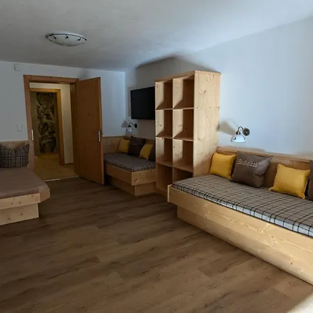 Jedlerhof Apartment *